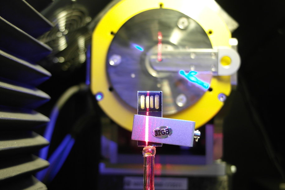 USB flash drive nanoCT scan