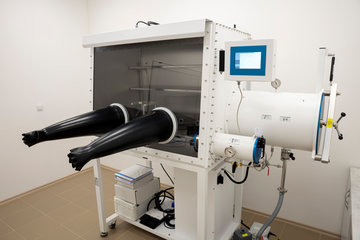 Glove box